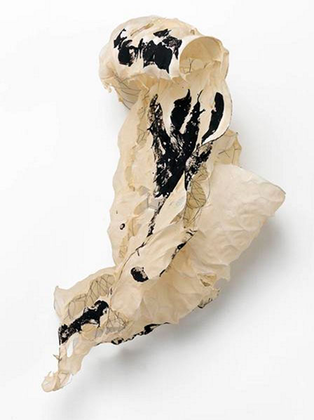 "Scudder Flip" by Lynda Benglis, 2016. Handmade paper over chicken wire, ground coal with matte medium, 36 x 24 x 17 1/2 inches. Courtesy of Cheim & Read. 