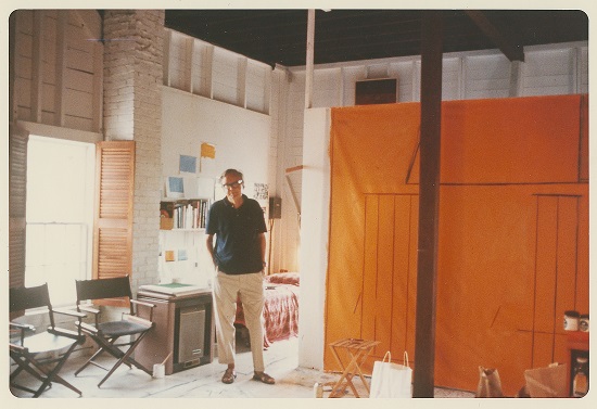 Robert Motherwell in his Provincetown studio, 1969, with Open No. 97: The Spanish House. © 2019 Dedalus Foundation, Inc. / Licensed by VAGA at Artists Rights Society (ARS), NY. Courtesy Kasmin.